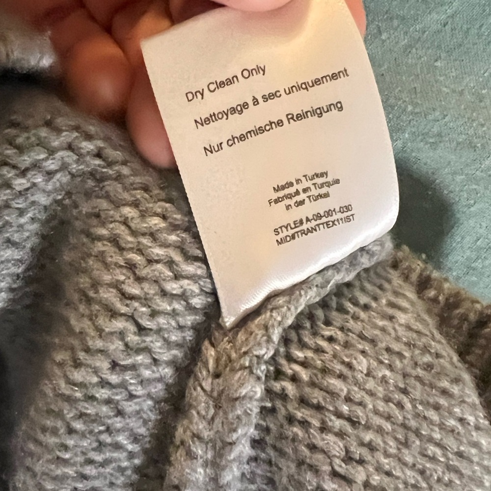 Anine Bing rosie cashmere sweater (retired color). - Picture 4 of 10